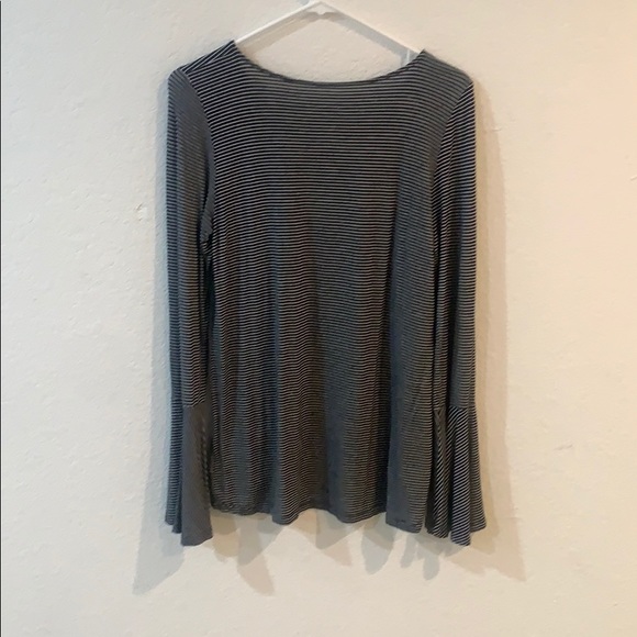 black and white strip long sleeve - Picture 2 of 4